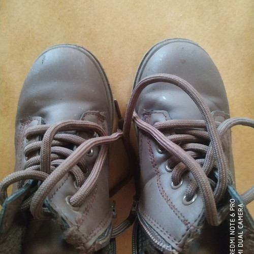 Boys' boots size 26 with fur, like new, brown