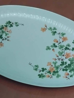 Serving platter like new, 36cm length, 23cm width