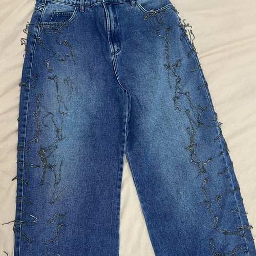 Colcci high-waisted blue denim jeans with chain and rhinestone details