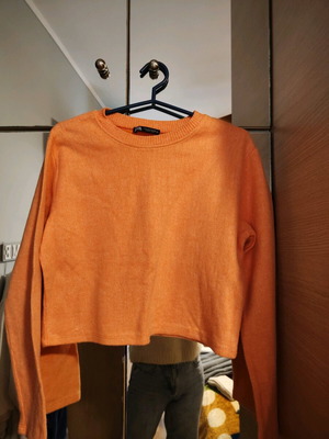 Zara crop sweater like new, orange, size S