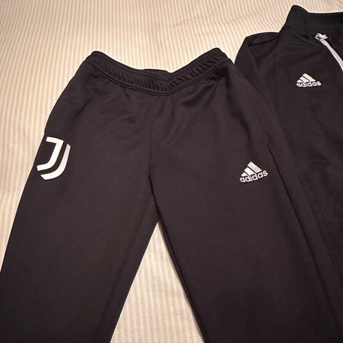 Adidas Juventus kids tracksuit set like new, size 9-10