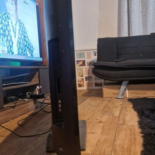 Sony KDL-40BX400 TV 40 inches used, 2010 model