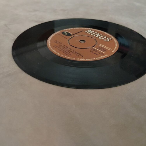 Minos 5133 45 RPM record Giorgos Katsaros - Pythagoras "Oloi Eimaste Diavates"