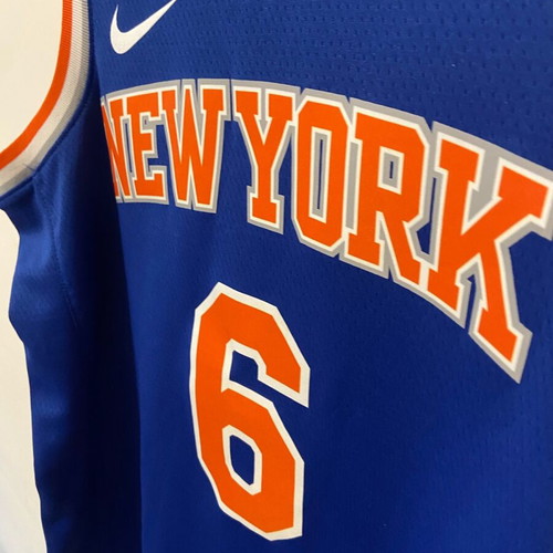 Porzingis Jersey Medium like new