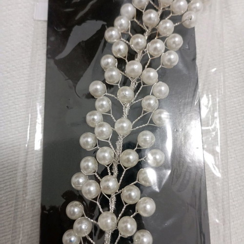Elegant tiara new, white