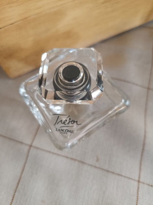 Lancôme Trésor empty perfume bottle, collectible decoration