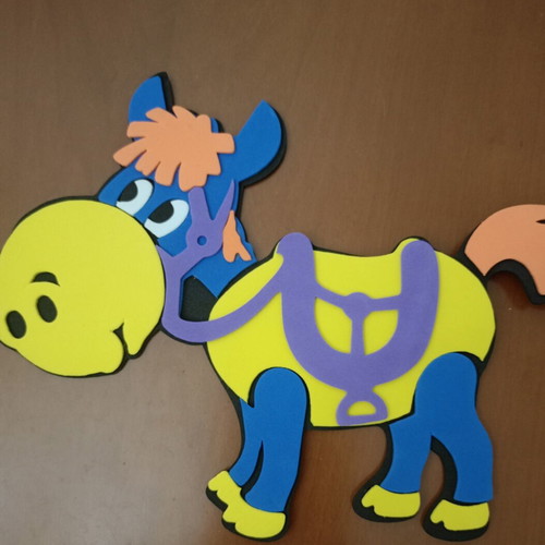 Decorative Wall Animals like new, foam material, giraffe and horse set