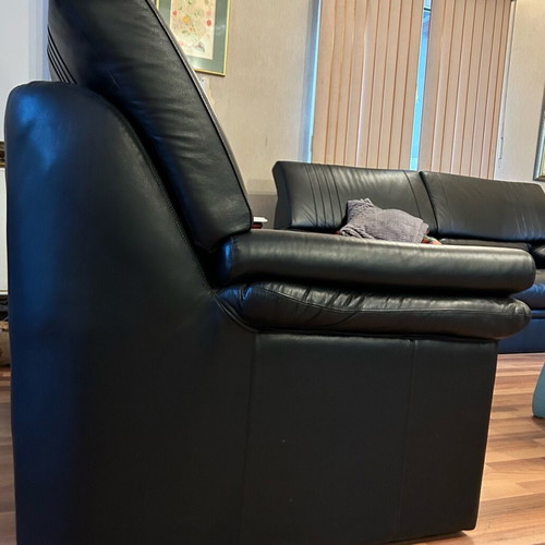Two-seater sofa made of genuine leather like new