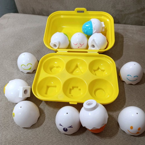 Tomy Toomies Hide Squaek Eggs baby toy like new