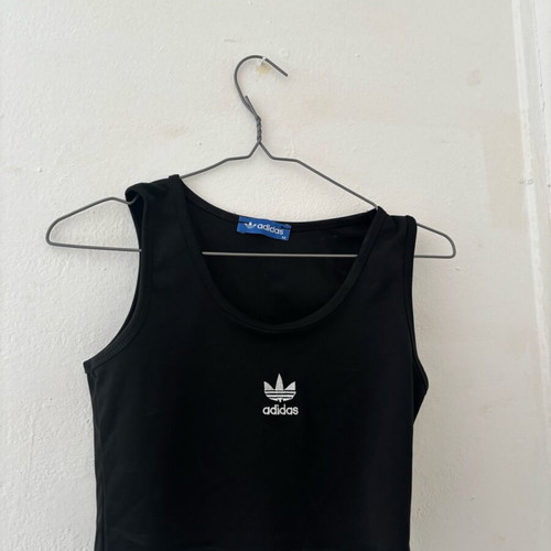 Adidas black crop top like new, size M