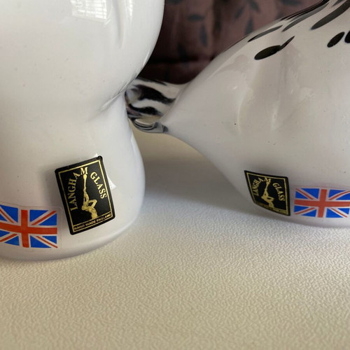Glass chicken figurines like new, pair, British handcrafted art
