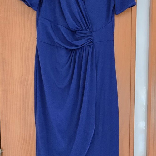 Blue elegant dress with short sleeves and wrap design