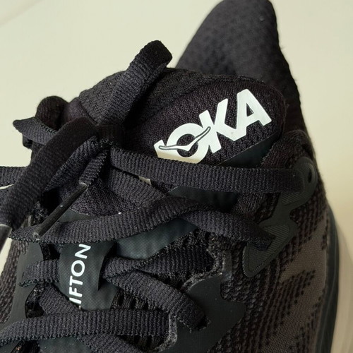 HOKA Clifton 9 Black White Size 41⅓ Like New Athletic Shoes