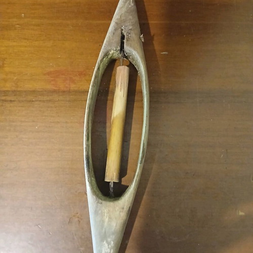 Weaving shuttle used, old boat style collectible