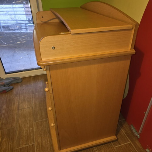 Children's wooden dresser with changing table like new