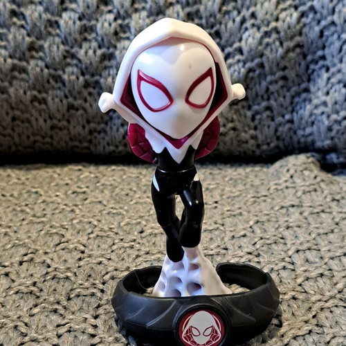 Ghost-Spider (Gwen Stacy) figure new from Marvel universe