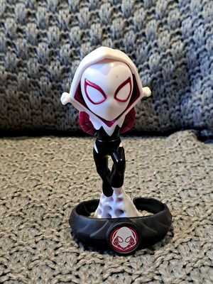 Ghost-Spider (Gwen Stacy) figure new from Marvel universe