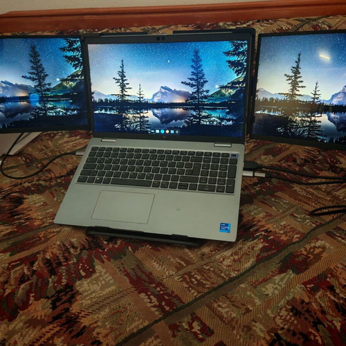 Triple Screen 15.6" inches Class A new for laptop