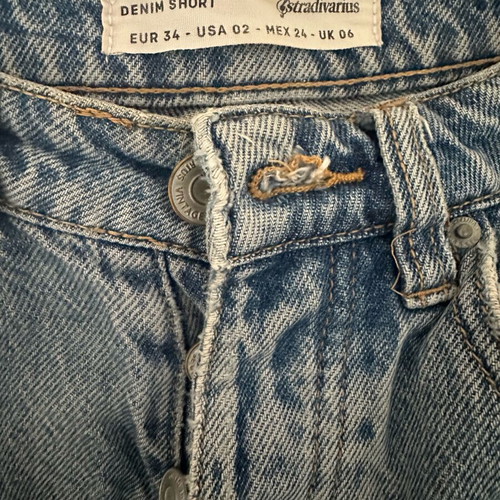 Stradivarius blue denim shorts like new, size XS