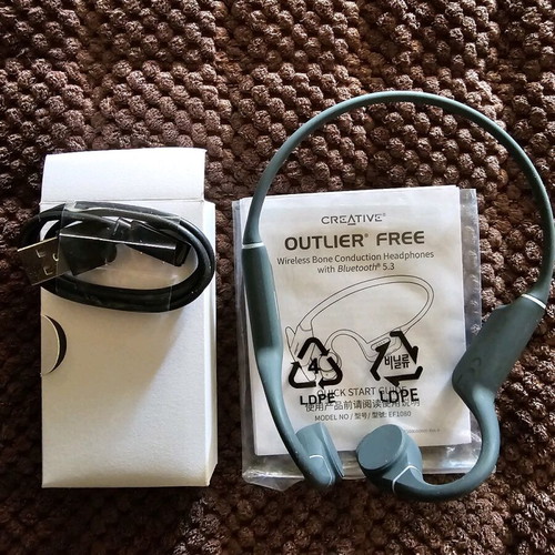 Creative Bluetooth headphones unused