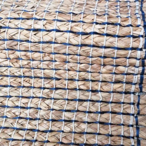 Woven straw rug new, size 14