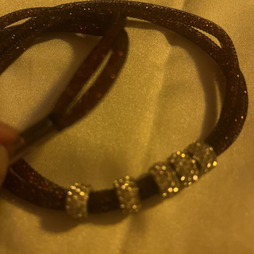 Bijou necklace with crystals and magnetic clasp like new, purple
