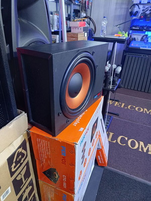 Αυτοενισχυόμενο Subwoofer Αυτοκινήτου 10" 200W RMS με Ενσύρματο Χειριστήριο καινούργιο