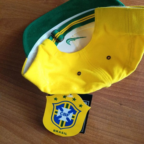Nike Brazil CBF Snapback cap new with tag yellow-green