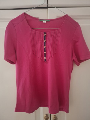 Womens top shirt pink size M in excellent condition