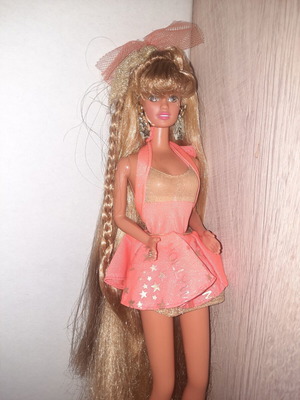 Barbie Teresa Hollywood Hair 1992 μεταχειρισμένη με αυθεντικό outfit και ατέλεια