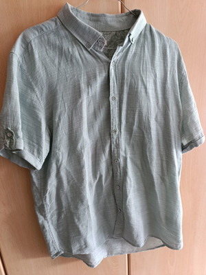 Men's short sleeve shirt size L like new, green