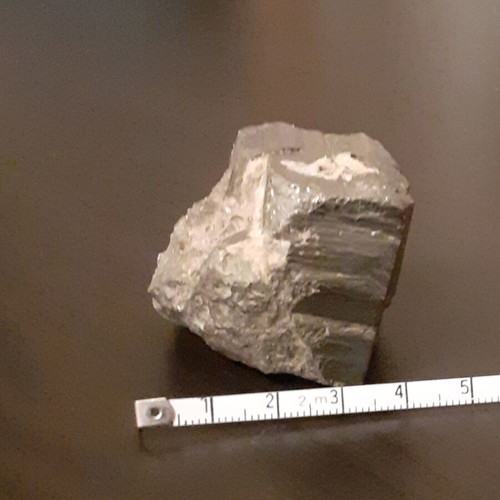 Mineral sample like new, 152 grams, metallic luster
