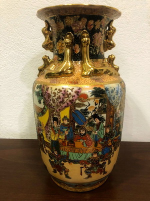 Satsuma vase handmade like new with beautiful coloring