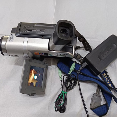 Sony CCD TRV408E camcorder used