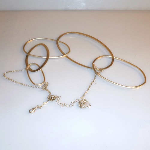 Necklace set with rings like new