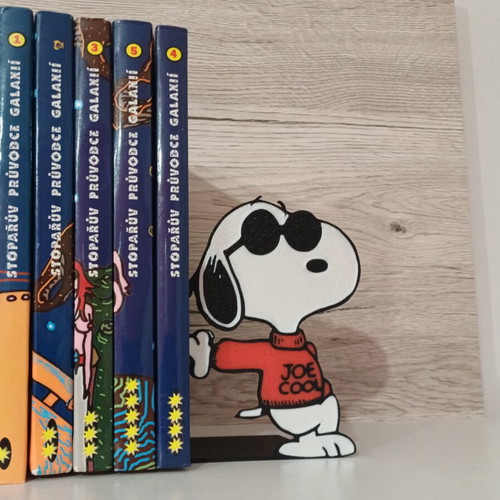 Snoopy bookend like new