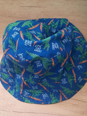 Children's hat like new, 1-2 years old