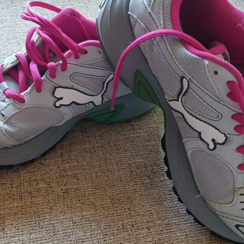 Puma girls' athletic sneakers size 36 like new, white-pink