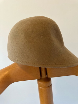 Winter hat tanned color unused, medium size, felt fabric