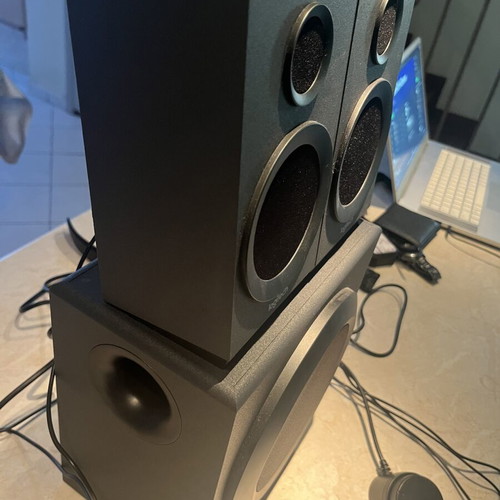 Logitech Z333 2.1 speakers with subwoofer, like new, 80W