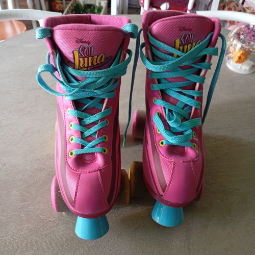 Disney Roller Skates Size 34/35 Like New