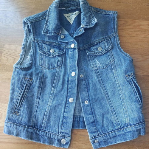 Pull & Bear sleeveless jean jacket like new, blue