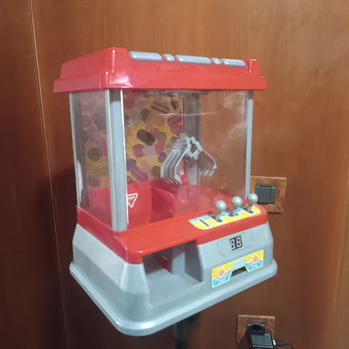 Vintage Mini Claw Machine with Lights and Sound like new