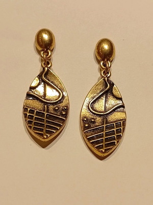 Earrings women's pierced new gold color with embossed abstract design