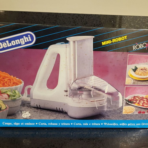 Delongi Mini Robot new for slicing food