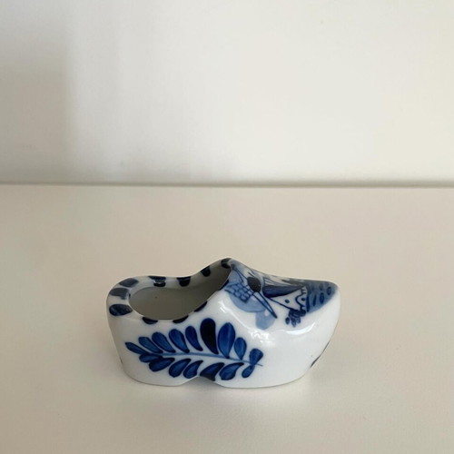 Delft shoe like new, collectible porcelain