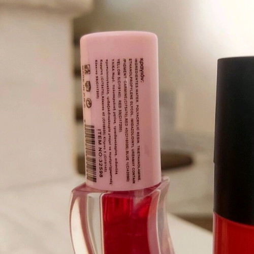 Lip gloss set with two new red lip glosses