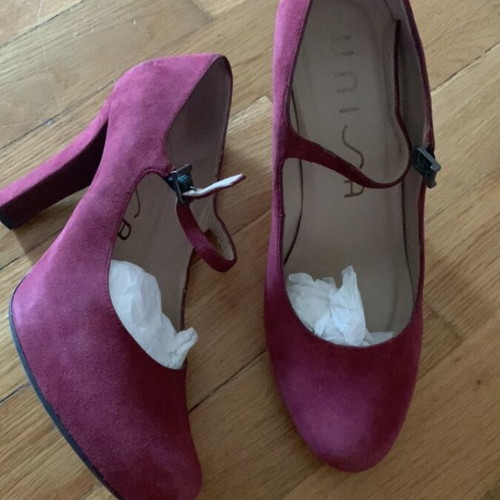 Unisa pumps like new, burgundy red, size 39