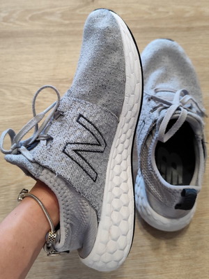 Αθλητικά παπούτσια New Balance μεταχειρισμένα, νούμερο 39, γκρι