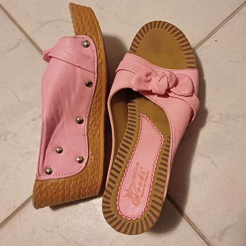 Pink platform shoes used with bow and gold studs, size 37